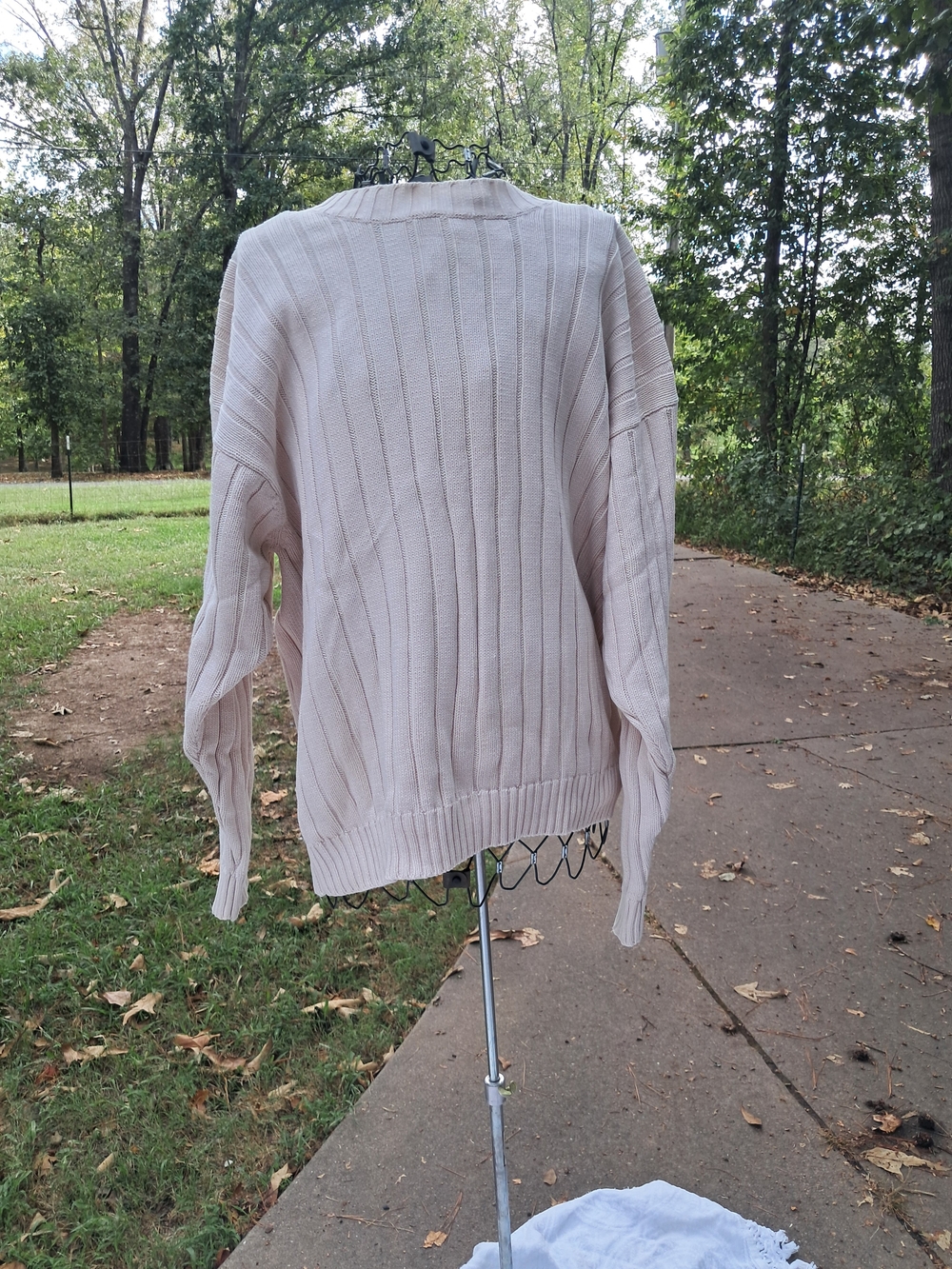 Vintage 90s Men's Cream Ribbed Knit Sweater
